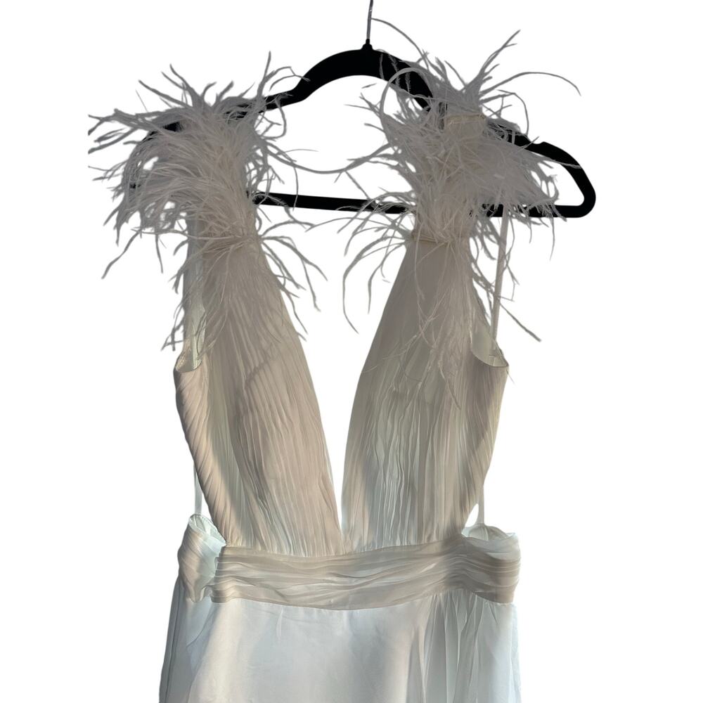 NWT Mac Duggal Plunge Ostrich Feather A-Line Gown in white - Picture 8 of 9